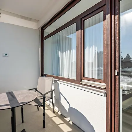 Huber Living Basic 205 Apartment *