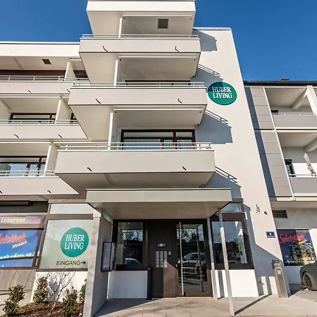 Apartment Huber Living Basic 205